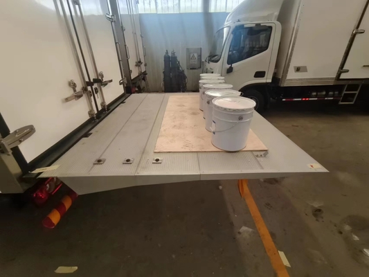 Custom 1000 Kg Tail Lift Equal To Dholiandia Quality