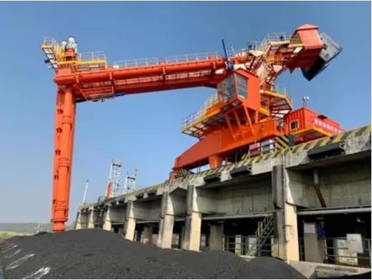 Screw ship unloader used for cement unloading