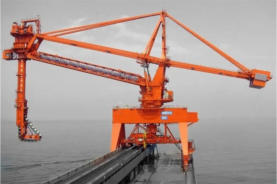 Screw ship unloader used for cement unloading