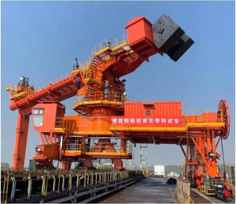 Compact Screw Ship Unloader Used At Seaport Terminal