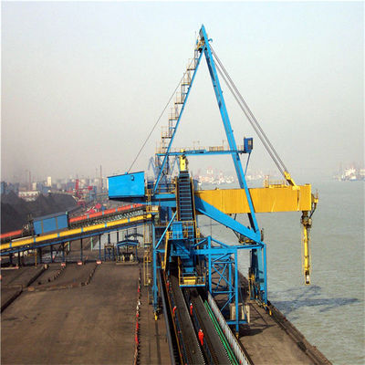 800 Tph Screw Ship Unloader Bulk Material Unloading From Vessel