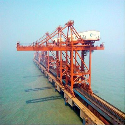 Bulk Materials Handling Belt Type Grab Ship Unloader System At Sea Port Terminal